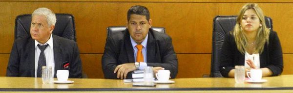 Tribunal se presta a dilatar proceso de Camilo Soares - Política - ABC Color