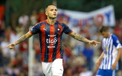 Muy amplio y con un golazo al estilo Maradona
