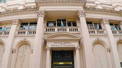 Deuda amenaza a la brecha cambiaria