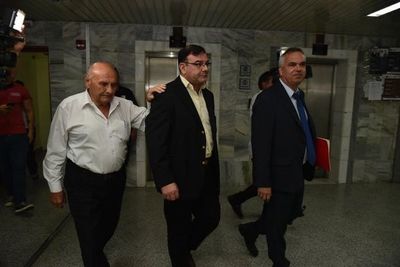 Rivas vuelve a “chicanear” para evitar posible juicio: ahora cambió a su abogado - Nacionales - ABC Color