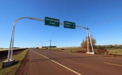 Camioneta arrolla a transeúntes y mata a uno