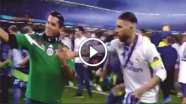 Sergio Ramos se niega a tomarse una foto con un mexicano (Vídeo) - PARAGUAYPE.COM