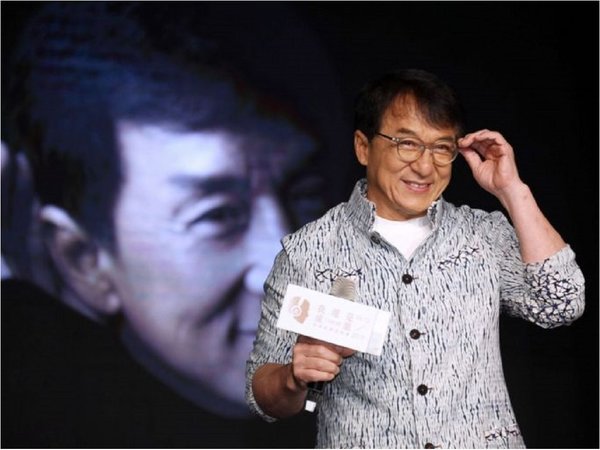 Jackie Chan premiará a quien halle cura a nuevo coronavirus