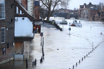 Una fuerte tormenta avanza hacia el este en Europa