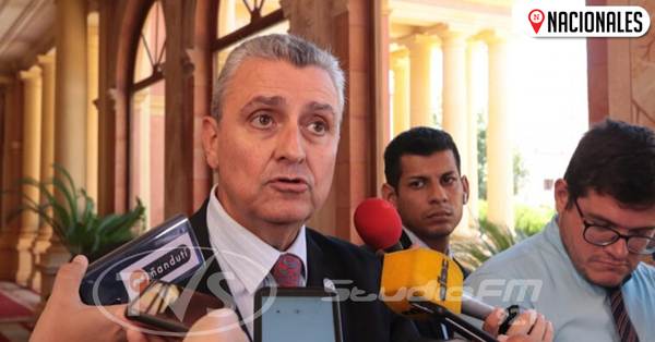 Pifiada del MEC no afectará a Petta: “Los errores se pueden cometer”