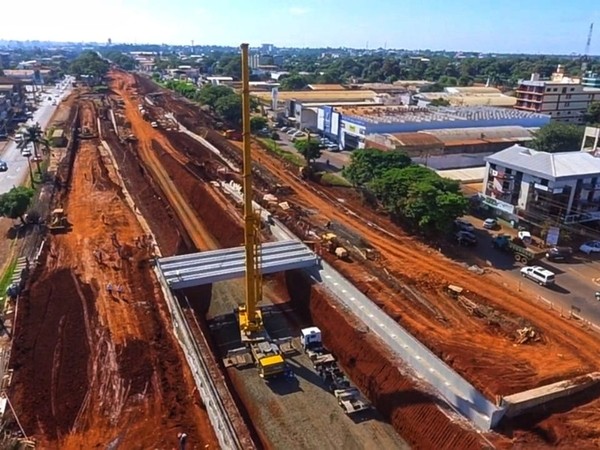 Inician montaje de vigas de hormigón del Multiviaducto de CDE