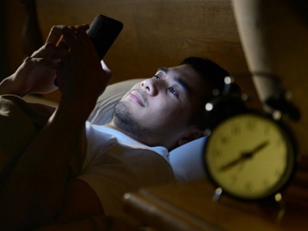 Vinculan el uso de móviles y de redes sociales con la salud mental juvenil