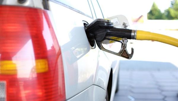 ¿Subirán los combustibles? Las estaciones podrían aumentar entre 10% y 15%, aunque aseguran las negociaciones van bien