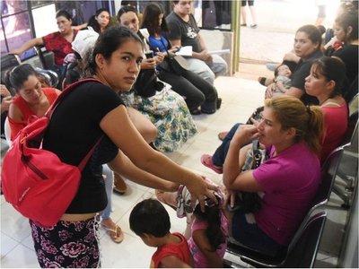 En hospitales los pacientes con dengue esperan hasta 8 horas