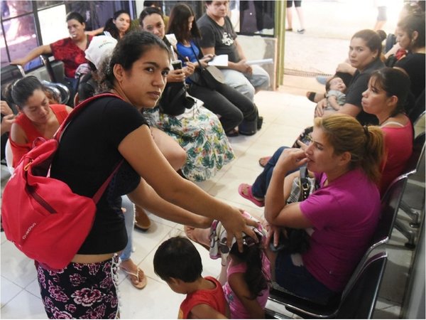 En hospitales los pacientes con dengue esperan hasta 8 horas