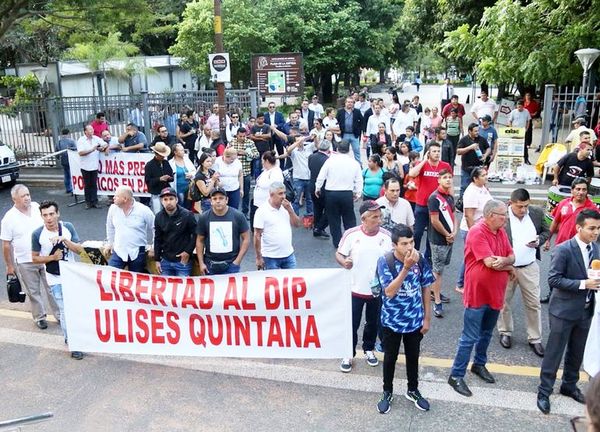 Abogados piden libertad de Ulises Quintana - Política - ABC Color
