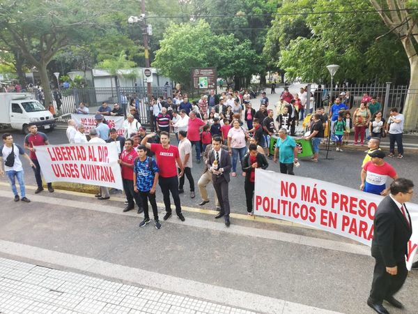 Abogados se manifiestan y piden la libertad de Ulises