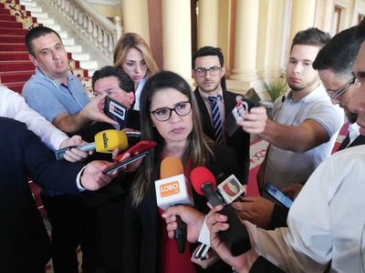 Ministra busca apoyo de Estados Unido para reforma penitenciaria