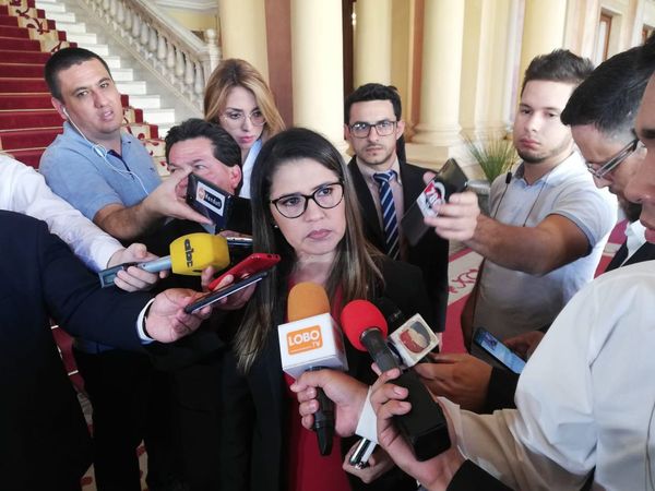 Ministra busca apoyo de Estados Unido para reforma penitenciaria