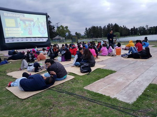 Encarnación invita a vivir el cine al aire libre