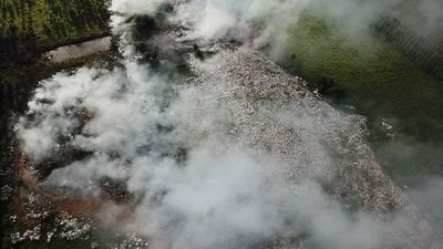 Declaran emergencia ambiental y exigen recuperar vertedero en llamas - Nacionales - ABC Color
