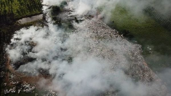 Declaran emergencia ambiental y exigen recuperar vertedero en llamas - Nacionales - ABC Color