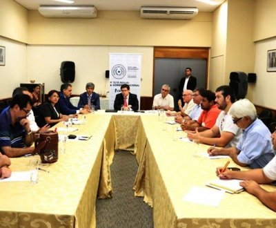 Recortes de beneficios excesivos y “normales”: Hacienda y sindicatos no acuerdan y vislumbran huelga - ADN Paraguayo