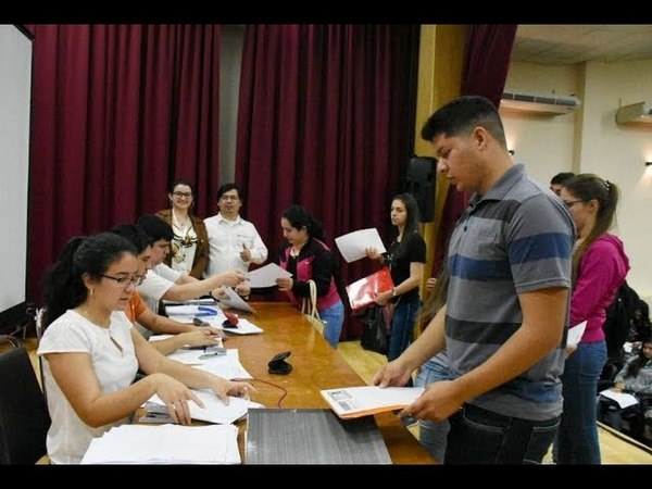 VENCE PLAZO PARA LOS INTERESADOS EN LA RENOVACIÓN DE LAS BECAS JUVENTUD