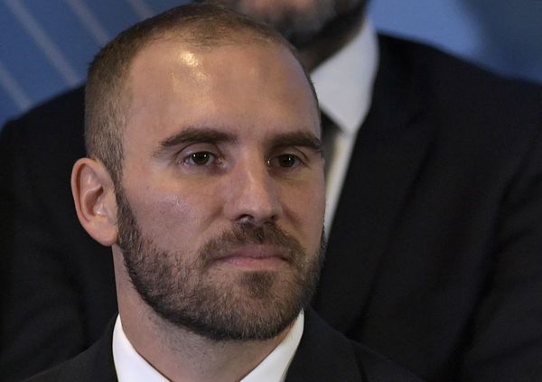 Argentina posterga pago de capital de bono 48 horas antes de vencimiento