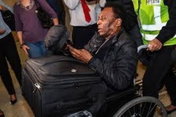 HOY / Pelé ya no puede caminar y entra en depresión: acusa a hospital por mala praxis