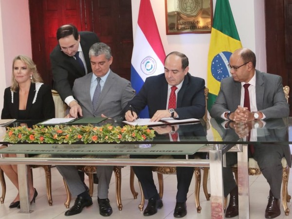 Oficializan firma del acuerdo para el sector automotriz entre Paraguay y Brasil
