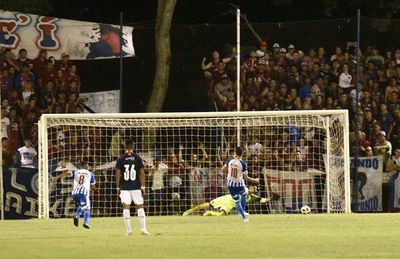 Zeballos aclara su festejo ante Cerro Porteño - 12 de Octubre - ABC Color