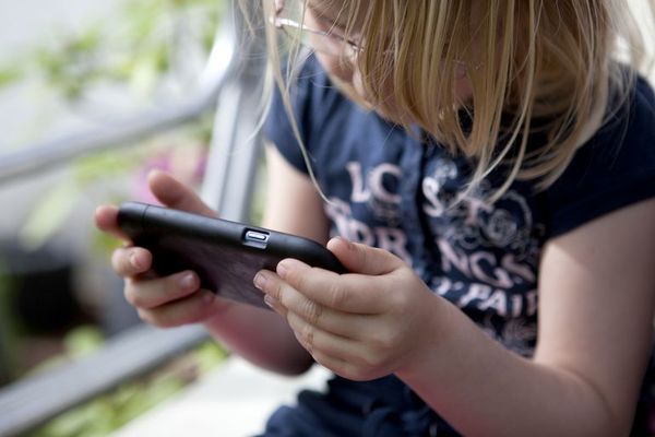 Argentina, el país donde niños reciben celular a más corta edad - Tecnología - ABC Color