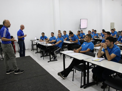 Exitosa culminación del curso para árbitros VAR - APF
