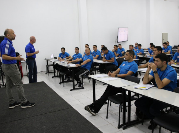 Exitosa culminación del curso para árbitros VAR - APF