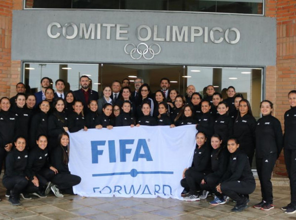 El arbitraje femenino se capacita - APF