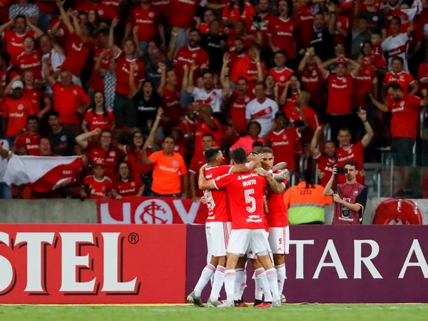 Internacional condena a Universidad de Chile y pasa de ronda en la Libertadores