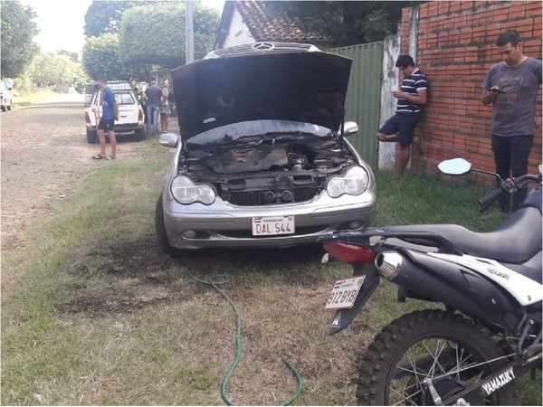 Desconocidos incendian vehículo de extranjero en Guairá 