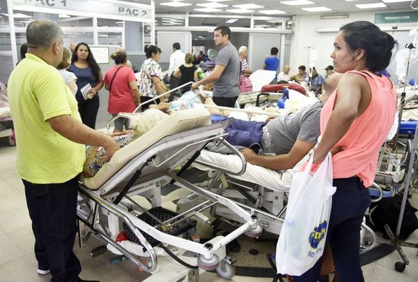 Hospitales abarrotados con pacientes por dengue - Locales - ABC Color