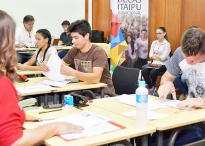 Habilitan una plataforma online para becas de Itaipú - Locales - ABC Color