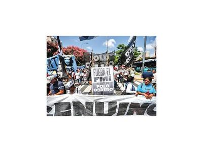 Argentinos marchan y gritan “no al pago de la deuda”