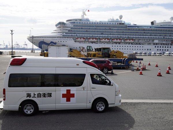China eleva a 1.113 los muertos por coronavirus