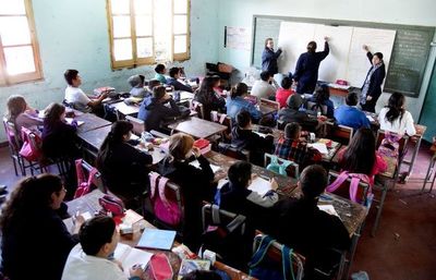Viceministro niega que organización religiosa cambie proceso educativo - Nacionales - ABC Color