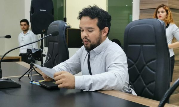 Cuestionan costos de empedrados y lomadas