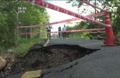 Asfalto se hunde en el Parque Ñu Guasú  - SNT