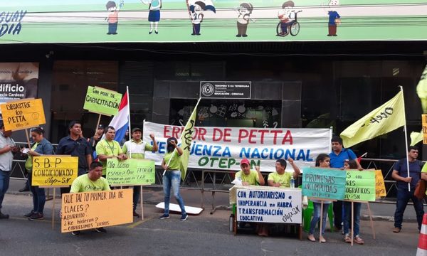 OTEP organiza plenaria frente al MEC