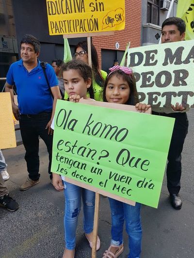 Piden que el ministro Petta pague por la reimpresión de libros con errores - Nacionales - ABC Color