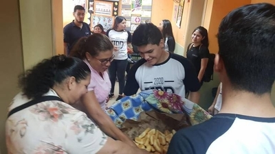 HOY / Un UPD diferente: alumnos ofrecieron desayuno en un hospital