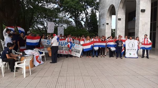 Huelga ilegal: sindicalistas afirman que la Corte no tomará medidas contra los que ningunearon a jueces - ADN Paraguayo