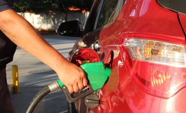 HOY / Distribuidoras privadas, molestas con Petropar por no aumentar sus precios