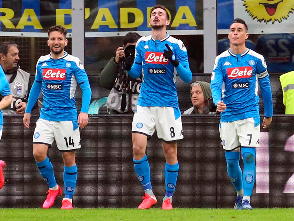 Napoli da el primer golpe en la semifinal de la Copa Italia