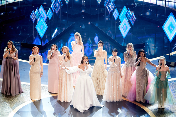 Las "Elsas" del mundo llegaron “mucho más allá” en el escenario de los Premios Oscar » Ñanduti