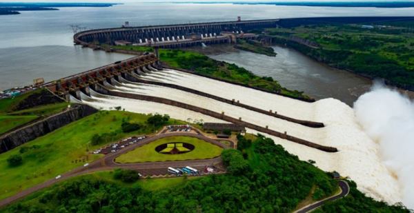 Itaipú ordena recorte en el pago de horas extras