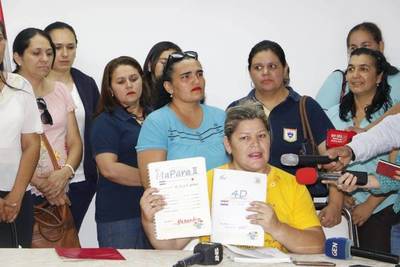 Piden no eliminar “la experiencia satisfactoria” de los libros escolares con errores ortográficos - ADN Paraguayo