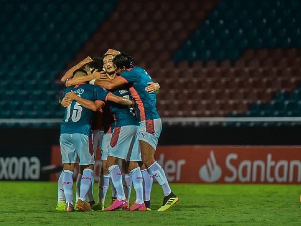 Una genialidad del Pachi Carrizo clasifica a Cerro